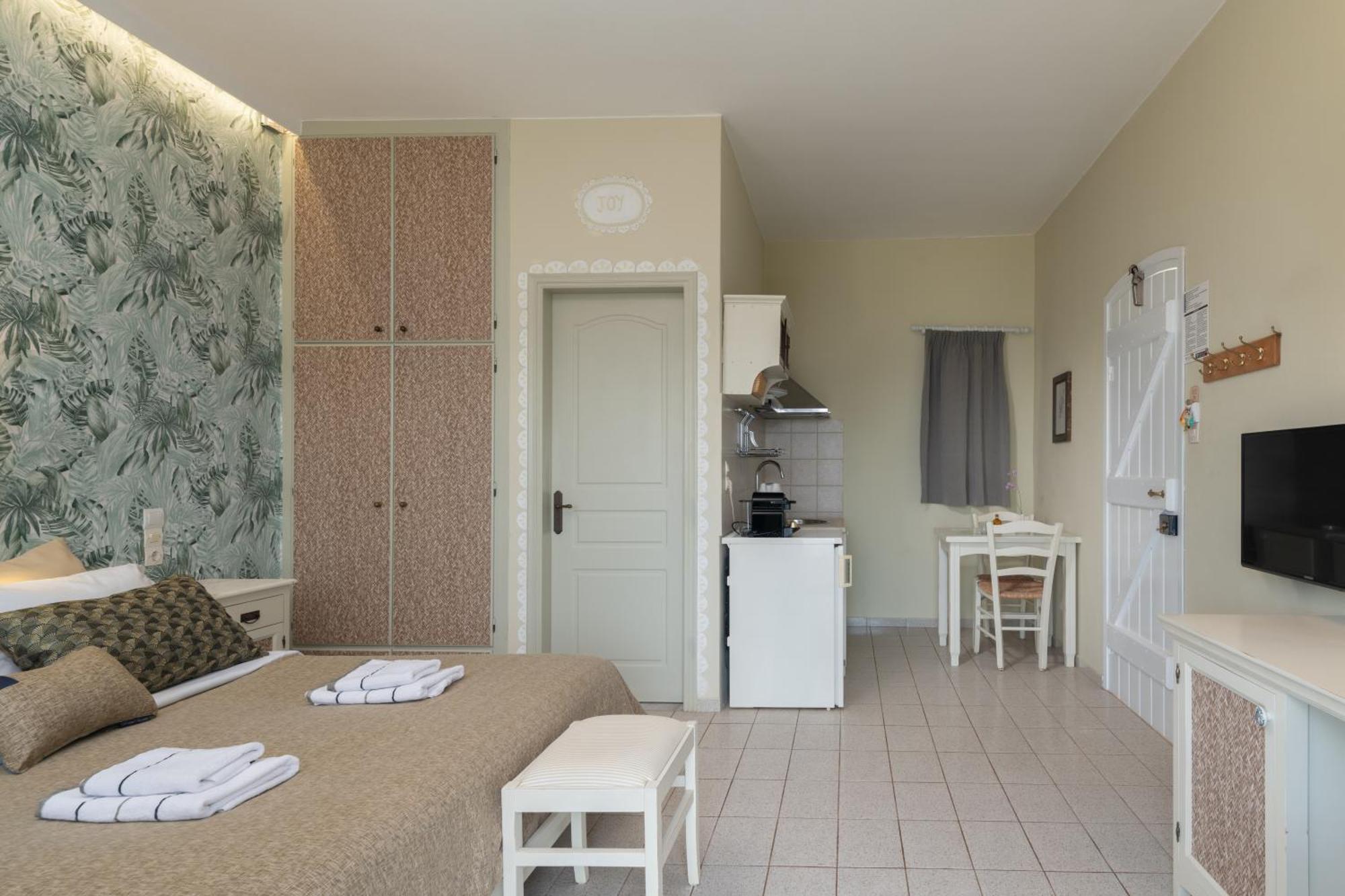 Adrakos Apartments (Adults Only) 엘운다 외부 사진